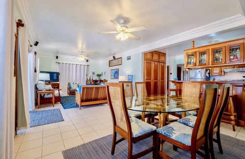 San Pedro Condo | B1 Beachside with pool, porch, kayaks, bikes & more!