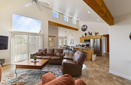 Moab South Valley Apartment | B1- Hidden Valley Villa I Large Patio I Pool & Hot Tub