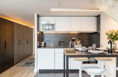 15th Arrondissement Apartment | B1 Loft Duplex 175Blo-Paris Convention