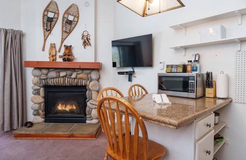 Yosemite West Condo | (B210) Loft Condominiums