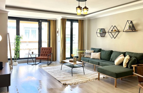 Cihangir House | Başkurt 7 - Ultra Modern & Luxury Flat w/2 BR, 3 ACs, Taksim