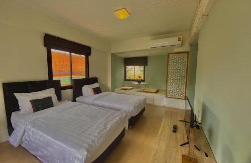 Old City Hostel | Baan Ploy In