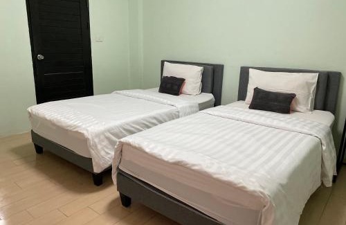 Old City Hostel | Baan Ploy In