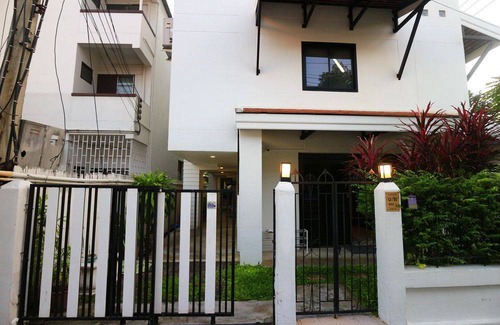 Old City Hostel | Baan Ploy In