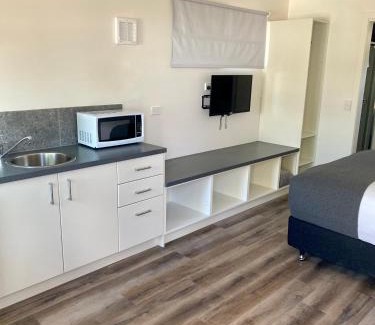 Bacchus Marsh Hotel | Bacchus Marsh Caravan Park