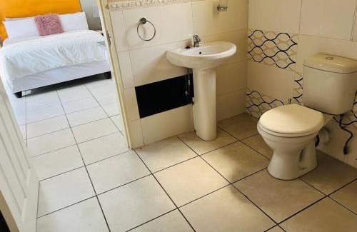Rustenburg Apartment | Bachelor suite in Rustenburg