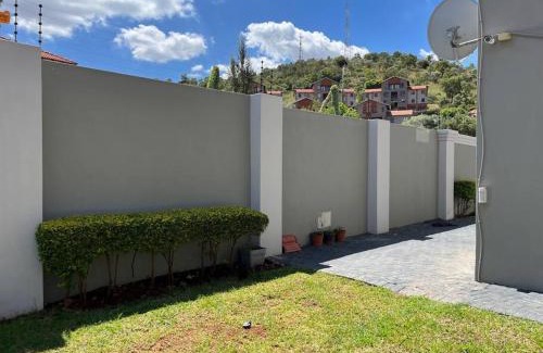 Rustenburg Apartment | Bachelor suite in Rustenburg