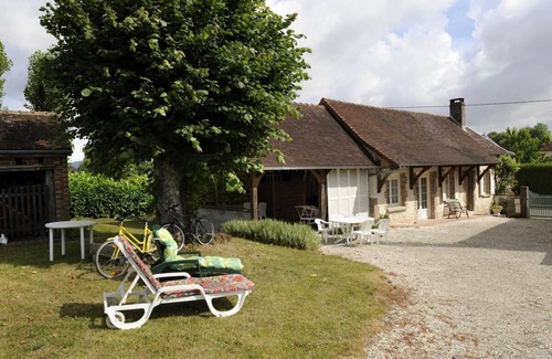 Montigny-les-Monts House | Back to basics