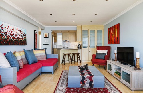Sea Point Apartment | Backup-Powered Perfect Bantry Bay Sea Views, Fantastic Sea Point location