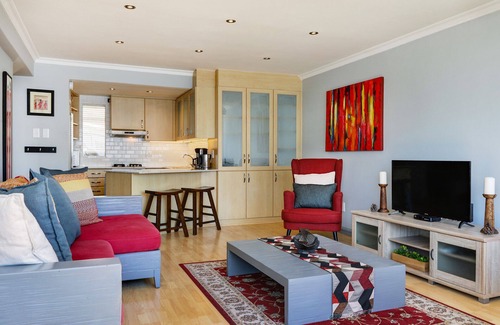 Sea Point Apartment | Backup-Powered Perfect Bantry Bay Sea Views, Fantastic Sea Point location