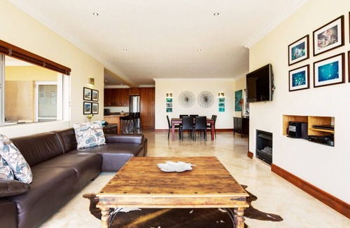 Camps Bay Apartment | Backup-Powered Spacious 300sqm Condo on Bakoven Beach with Private Outdoor Pool