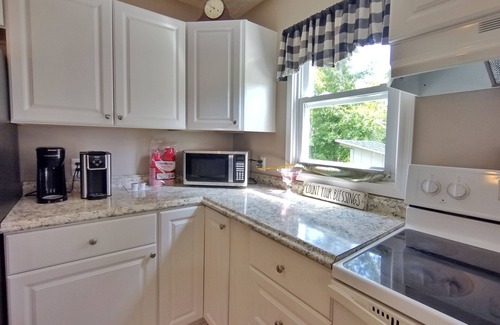 Ruffin House | Backwoods Guesthouse Near VIR and Hycolake