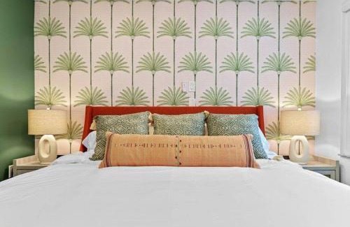 Palm Harbor House | Backyard Games, Fire Pit, Heated Pool, Near Beach