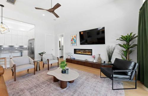 Canyon Lake House | Backyard Lake House for Large Groups with Fire Pit and Gameroom