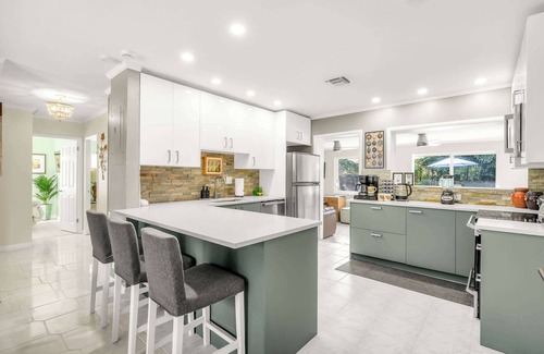 Croissant Park House | Backyard Oasis, 3 Hole Golf, Pool, Fire Pit