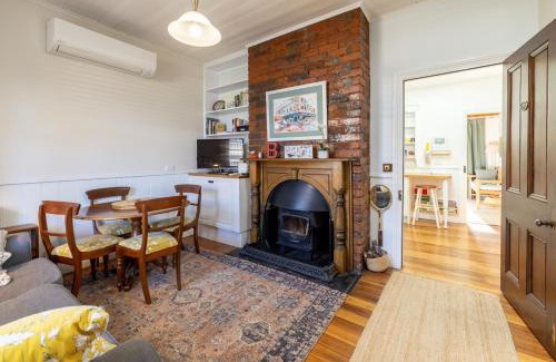 Devonport House | Badger’s Inlet Devonport