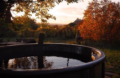 Sumeg House | Baglyashegy Vendégház dézsafürdővel