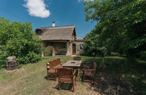 Sumeg House | Baglyashegy Vendégház dézsafürdővel