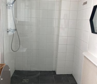 20th Arrondissement Apartment | Bagnolet 2 - CI - Parisian studio near Père Lachaise for 2 pers