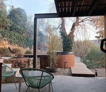 Saint-Zacharie Apartment | Bains & Rituels de Saint Clair Suite Ignis & Spa