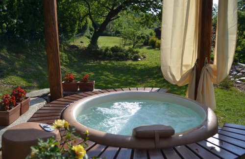 Rossana Apartment | Baita Naturas con piscina idromassaggio calda, privata e gratuita