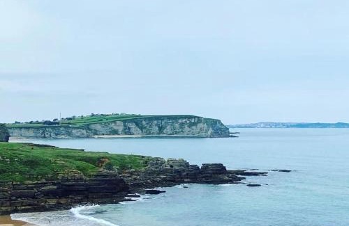 Galizano Apartment | Bajo con Jardin y Piscina!