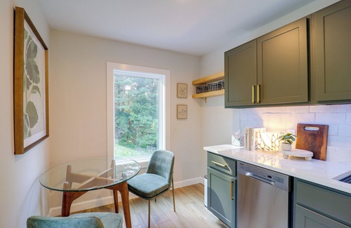 Bakersville Cottage | Bakersville Sanctuary w/Stunning Scenery, Hot Tub