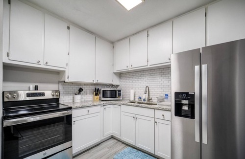 Jacksonville House | ~Bakery Buyout Sleeps 18 Krispy Kreme~