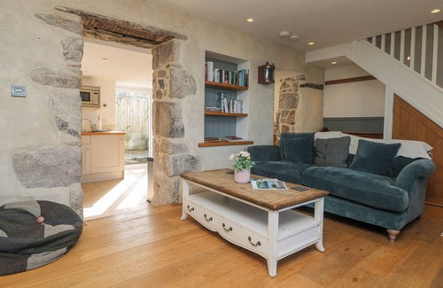 Pendeen Cottage | BAL VIEW, family friendly, with open fire in Trewellard
