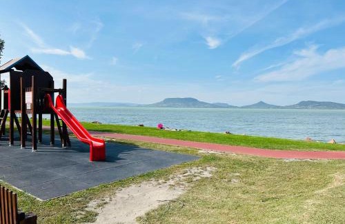 Fonyodliget Apartment | Balaton lake view 30 m from Beach
