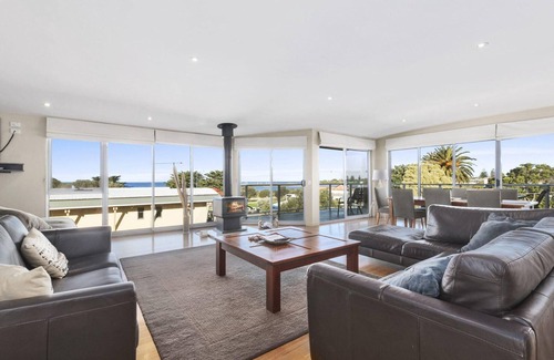 Apollo Bay Apartment | Balconies At The Butter Factory