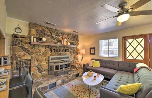 Glencoe House | Balcony and Forest Views Cabin in Pioneer!