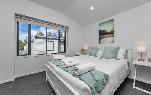 Parnell House | Balcony and Parking 3BR Gem Near Arena by Zodiak Stays