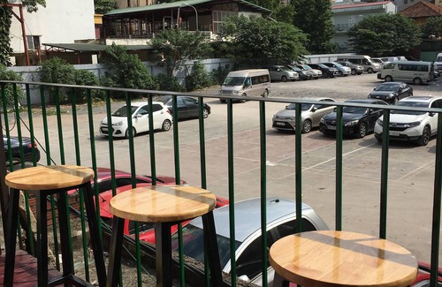 Hoan Kiem Apartment | Balcony Apartment 3 Bedrooms, 5mins to Hoan Kiem Lake