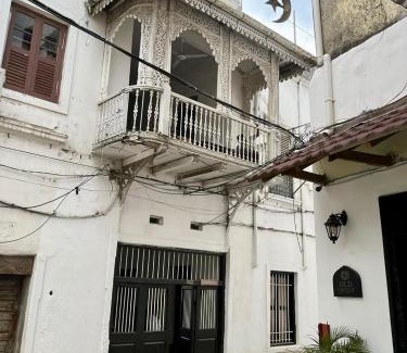 Stone Town Bed & Breakfast | Balcony House