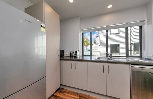 Parnell House | Balcony+Parking! Near Spark Arena | Zodiak Stays