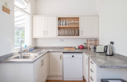 St. Agnes House | Balglaze, beautiful house & Cabin, large garden, near beach & village amenities
