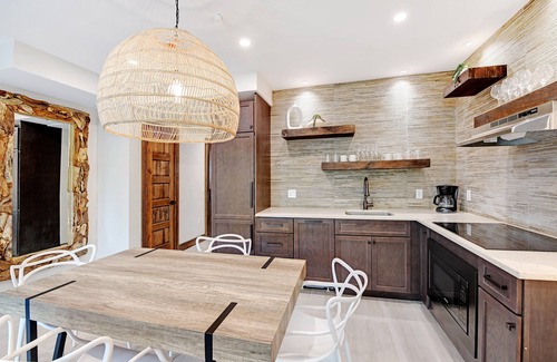 Holmes Beach Resort | Bali Hai Beachfront Resort and Spa