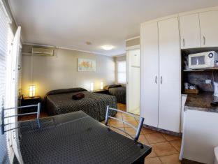 Tuncurry Hotel | Bali Hi Motel