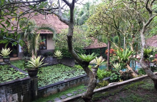 Sukawati House | Balinese Style Superior Room in Sukawati Gianyar, Lush Garden in the Property