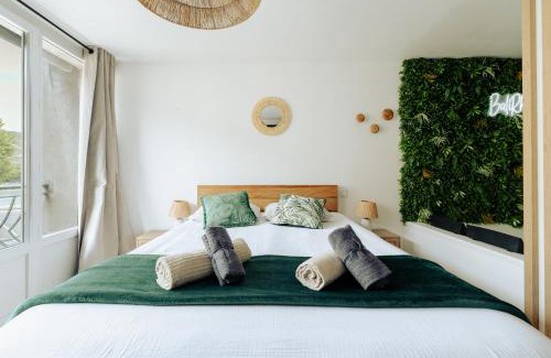 La Celle-sous-Gouzon Apartment | BaliRhône - Spa privé & balcon avec vue