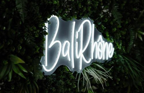 La Celle-sous-Gouzon Apartment | BaliRhône - Spa privé & balcon avec vue