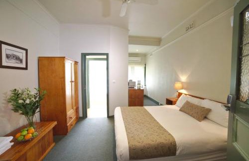 Soldiers Hill Apartment | Ballarat Station Apartments Queen Studio With Spa