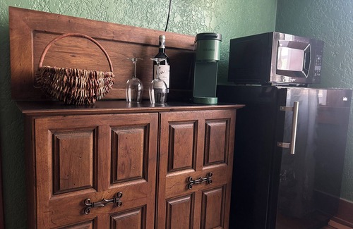 Silver Hill Apartment | Balloon Fiesta Ready! Private, Quiet Garden Suite - 8 miles to the park!