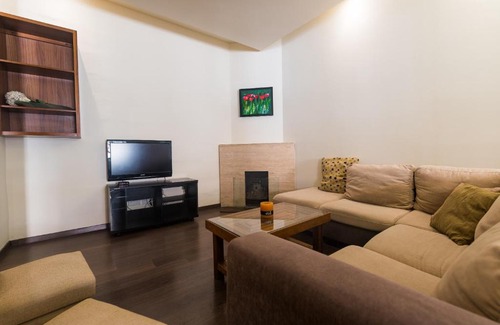 Il-Balluta Apartment | Balluta Bay Large Air-Conditioned 3 Bedroom Apartment