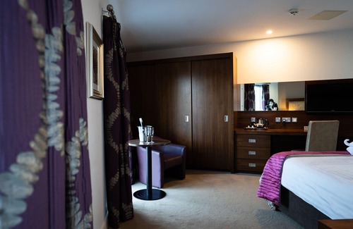 Crumlin Hotel | Ballyrobin Hotel