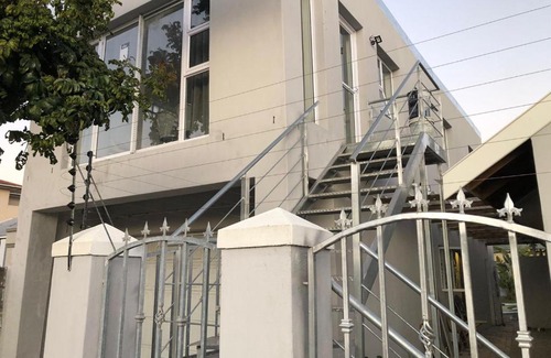 Lansdowne Apartment | Balmoral Apartment