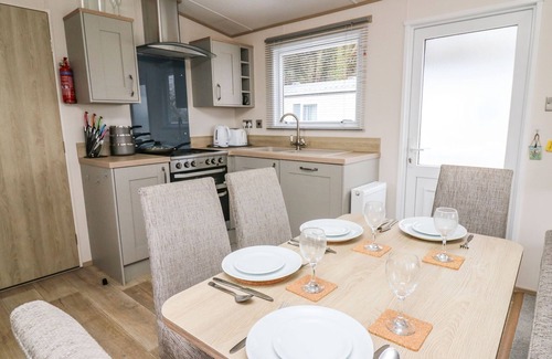 Pendine Cottage | BALMORAL, family friendly, character holiday cottage in Pendine