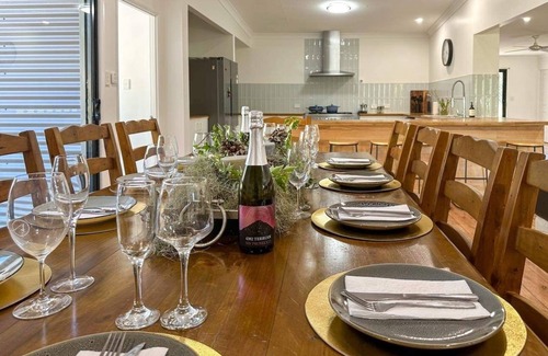 Ballandean Other | Balmurray house is a stylish farmhouse perfect for large families or groups.