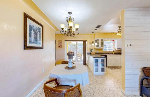 South Pinellas Community Council House | Balmy Breeze Hideaway